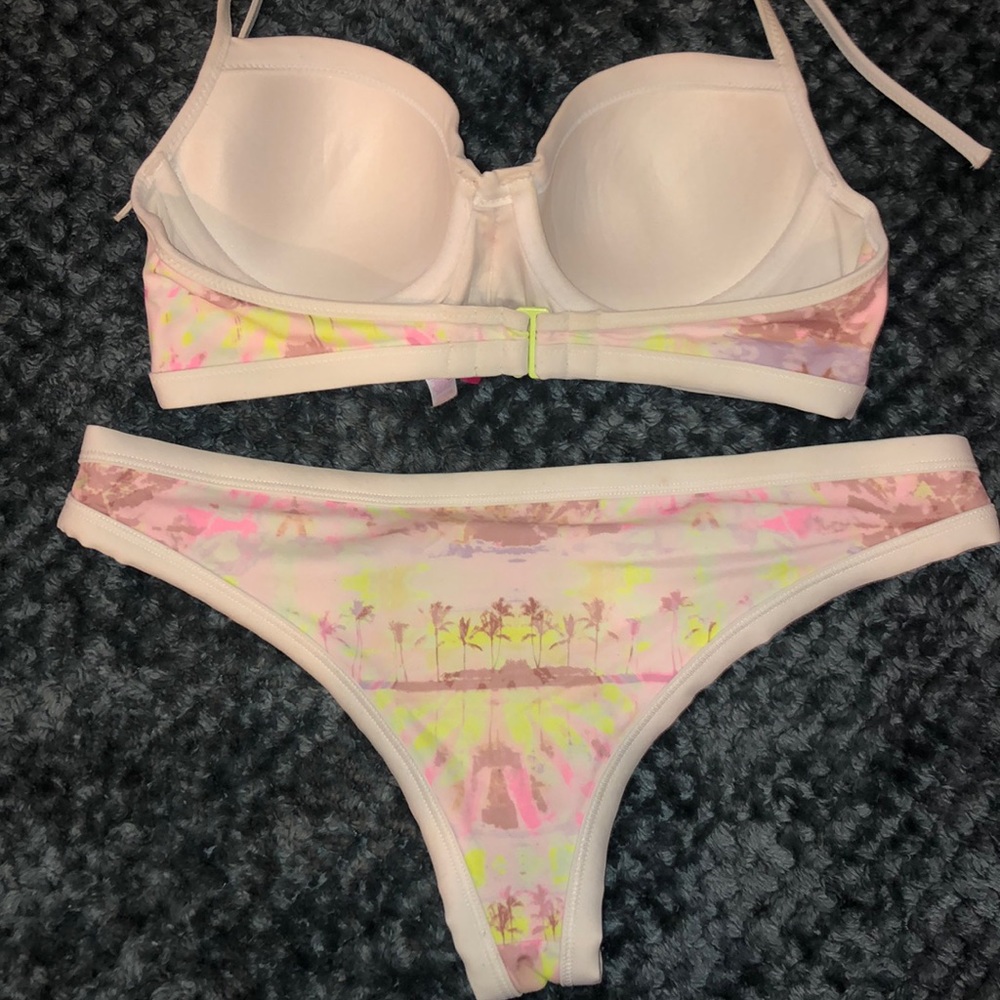 VS bikini - Picture 5 of 6
